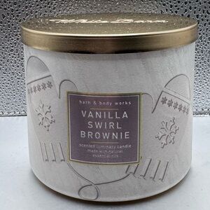 Bath & Body Works Vanilla Swirl Brownie 3 Wick Candle